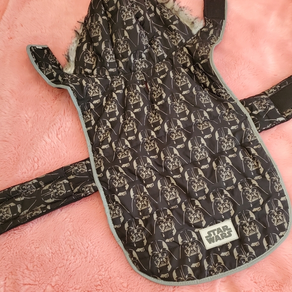 Star Wars Darth Vader dog parka - Picture 8 of 10
